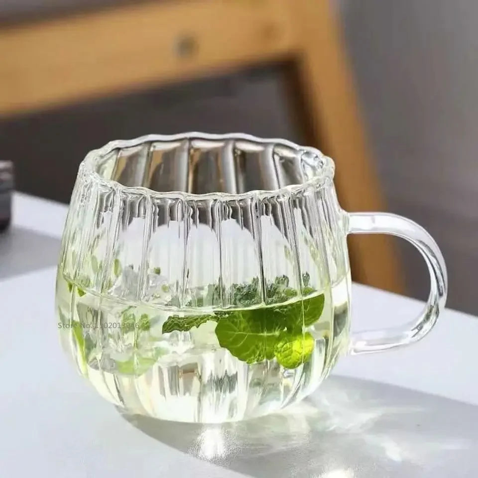 Linierte Glastasse
