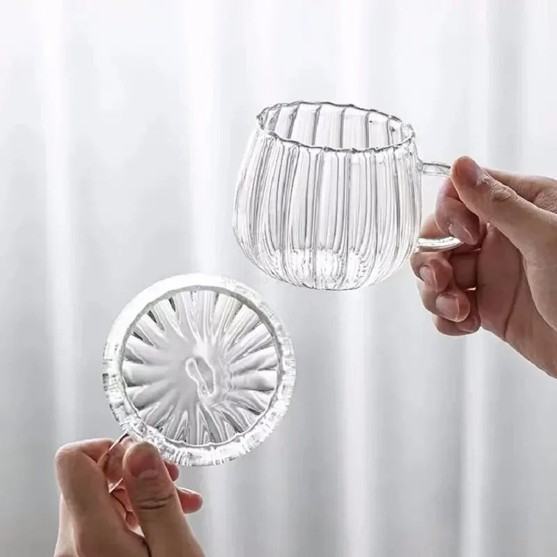 Linierte Glastasse